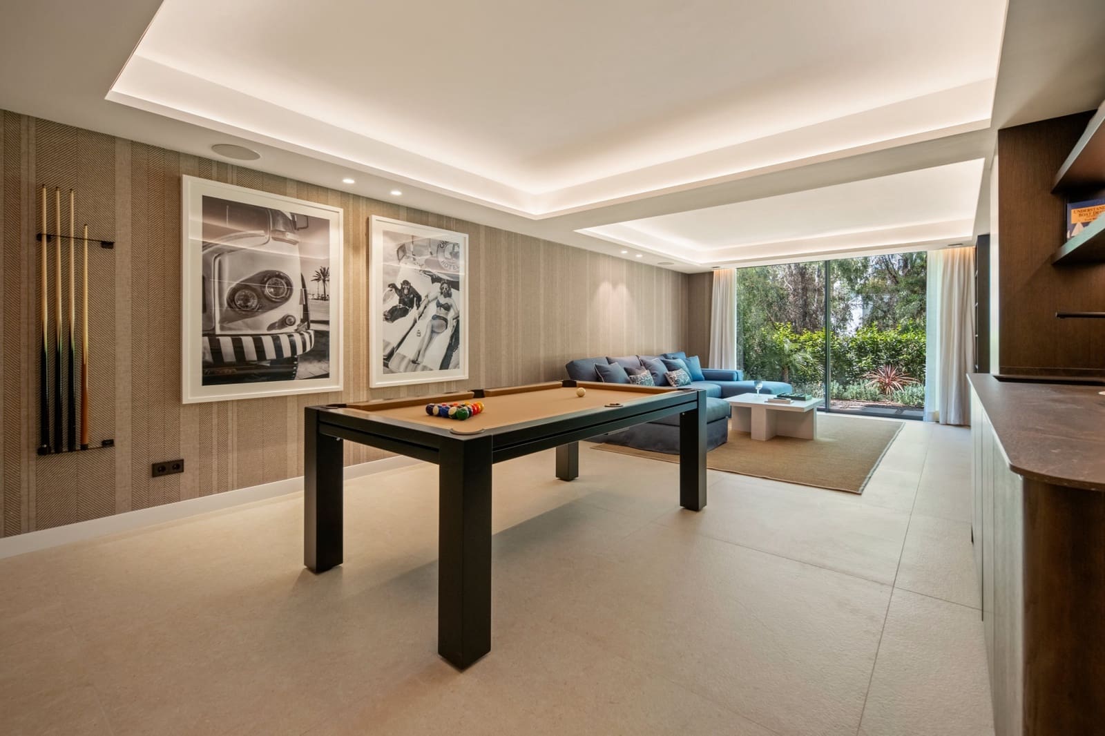 6 bedroom Villa for sale in Benahavis with pool garage - € 7,470,000 (Ref: 10015213)