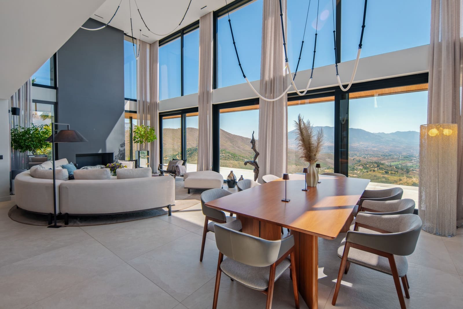 6 bedroom Villa for sale in Marbella with pool garage - € 3,550,000 (Ref: 10015214)