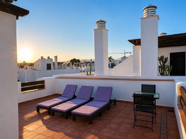 4 bedroom Townhouse for rent in San Pedro de Alcantara, Marbella with pool garage - € 3,800 (Ref: 10021705)