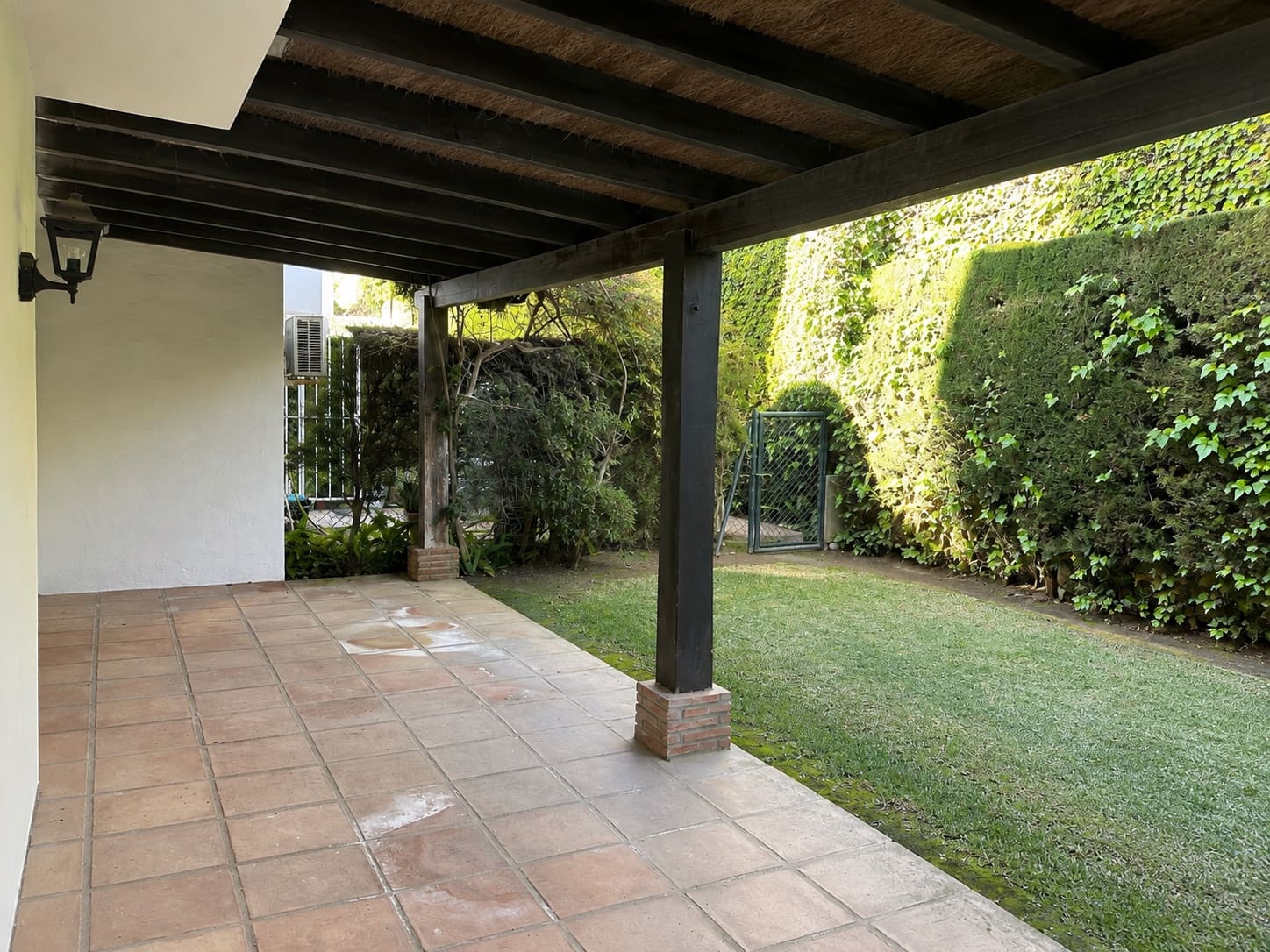 4 bedroom Townhouse for rent in San Pedro de Alcantara with pool garage - € 3,800 (Ref: 10021705)