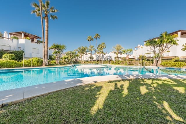 4 bedroom Townhouse for rent in San Pedro de Alcantara, Marbella with pool garage - € 3,800 (Ref: 10021705)