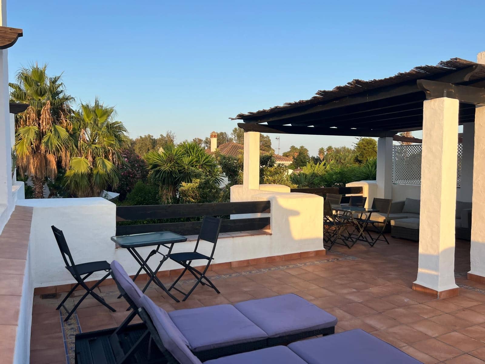4 quarto Casa em Banda para arrendar em San Pedro de Alcantara com piscina garagem - 3 800 € (Ref: 10021705)