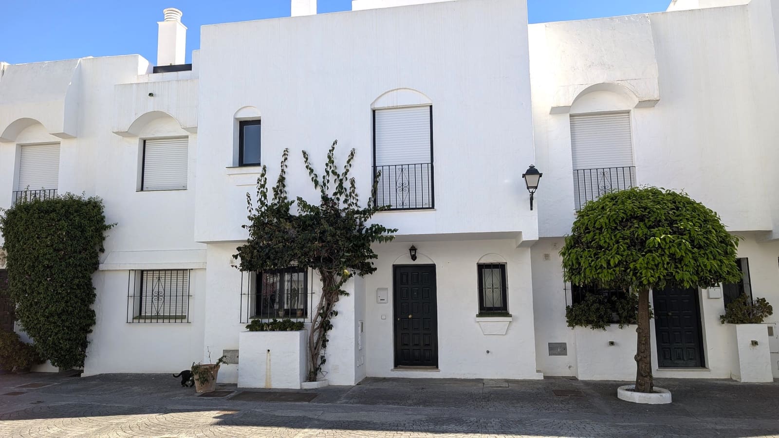 4 quarto Casa em Banda para arrendar em San Pedro de Alcantara com piscina garagem - 3 800 € (Ref: 10021705)