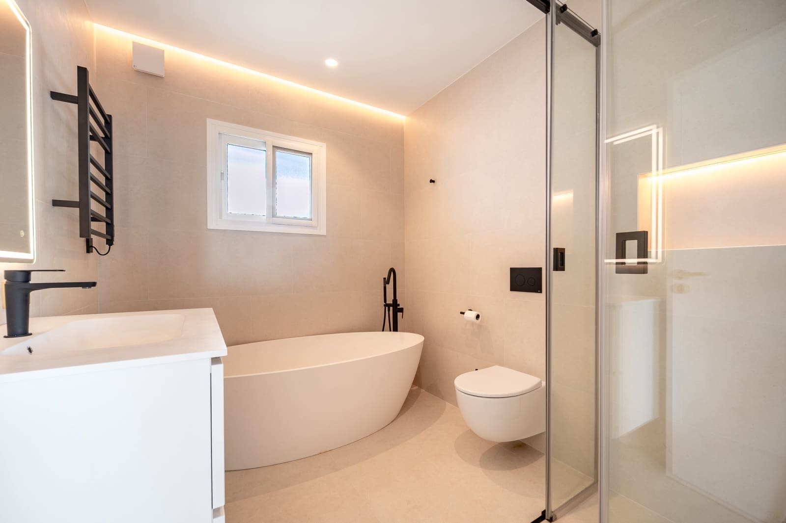 4 soverom Villa til salgs i Marbella med svømmebasseng garasje - € 2 480 000 (Ref: 10026975)