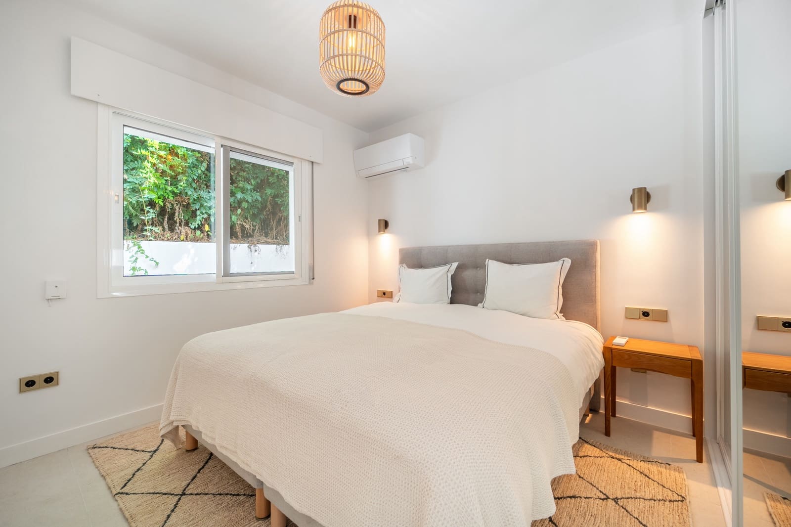 4 soverom Villa til salgs i Marbella med svømmebasseng garasje - € 2 480 000 (Ref: 10026975)