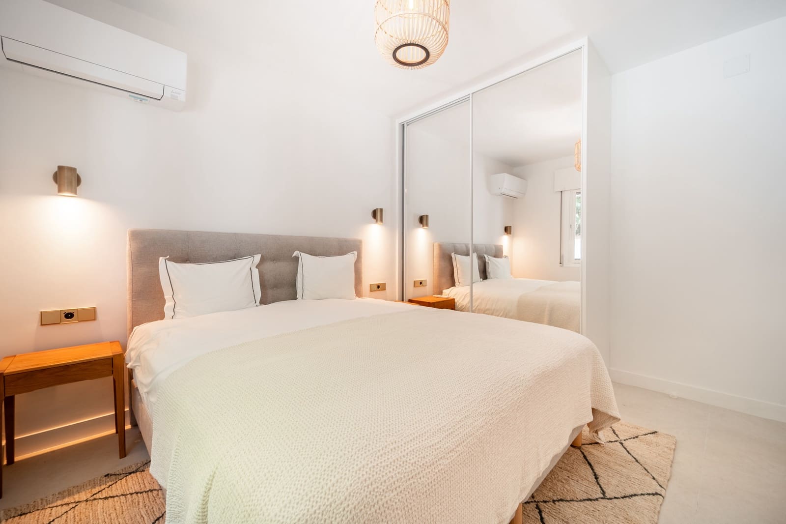 4 soverom Villa til salgs i Marbella med svømmebasseng garasje - € 2 480 000 (Ref: 10026975)