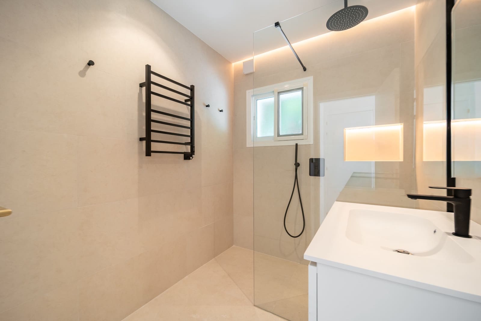 4 soverom Villa til salgs i Marbella med svømmebasseng garasje - € 2 480 000 (Ref: 10026975)