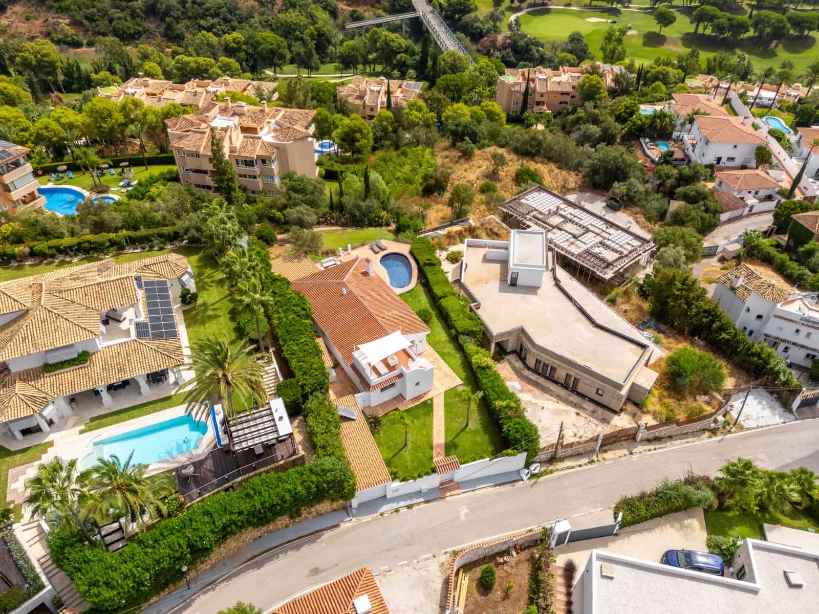 4 soverom Villa til salgs i Marbella med svømmebasseng garasje - € 2 480 000 (Ref: 10026975)