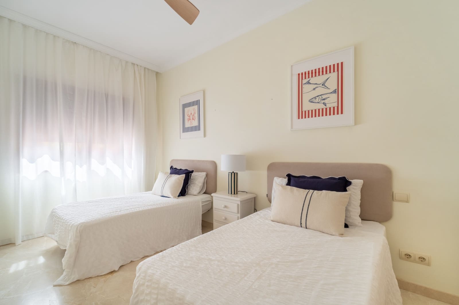 3 soverom Leilighet til leie i Marbella med svømmebasseng garasje - € 2 500 (Ref: 10034304)