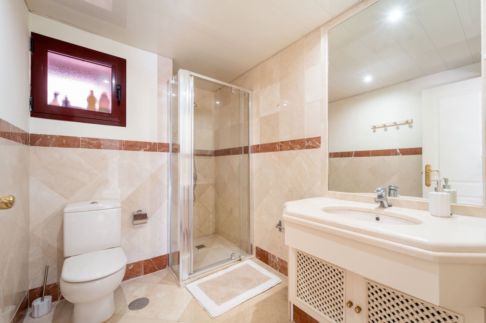 3 soverom Leilighet til leie i Marbella med svømmebasseng garasje - € 2 500 (Ref: 10034304)