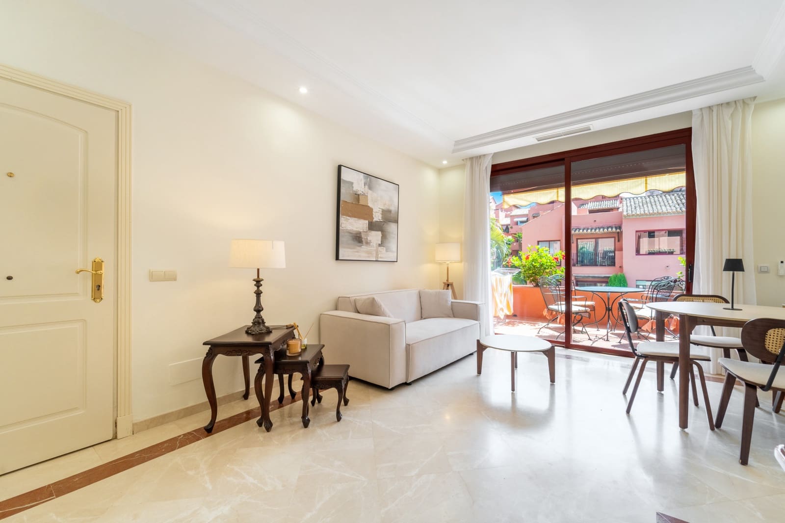 3 soverom Leilighet til leie i Marbella med svømmebasseng garasje - € 2 500 (Ref: 10034304)