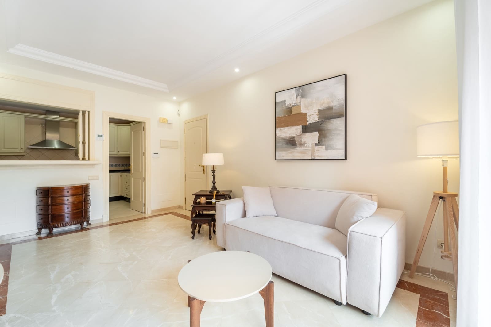 3 soverom Leilighet til leie i Marbella med svømmebasseng garasje - € 2 500 (Ref: 10034304)