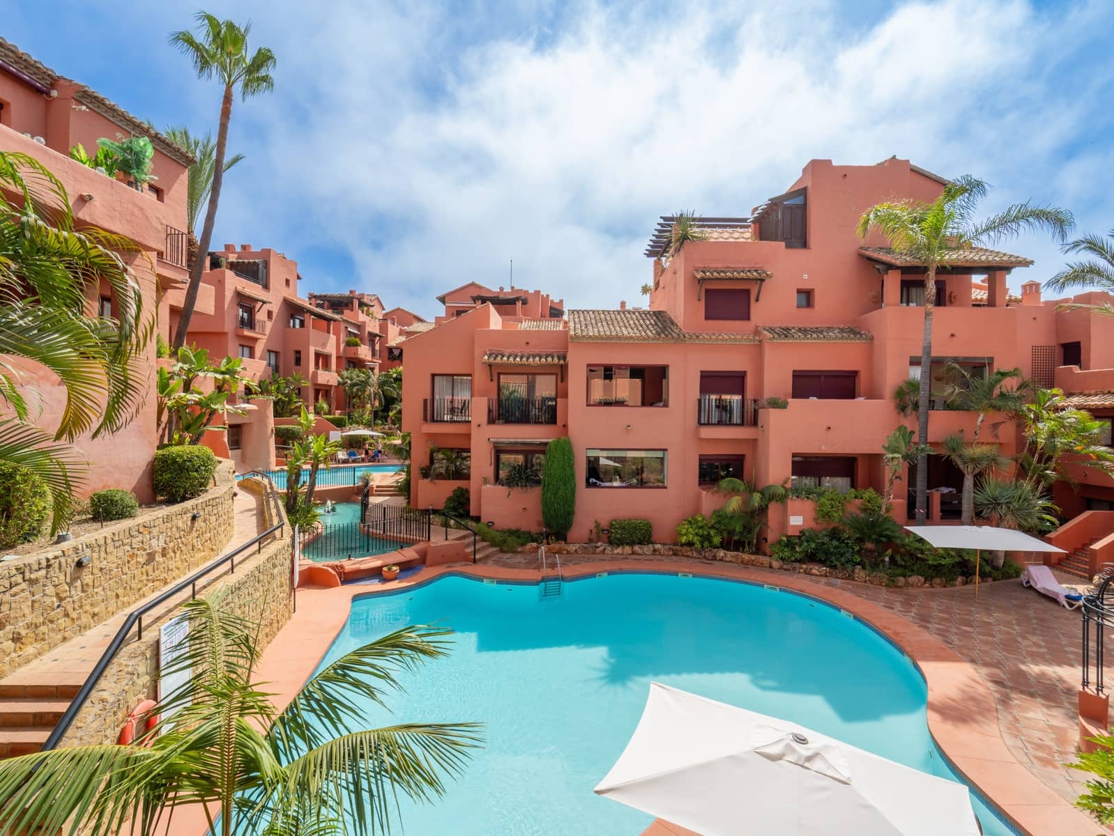 3 soverom Leilighet til leie i Marbella med svømmebasseng garasje - € 2 500 (Ref: 10034304)