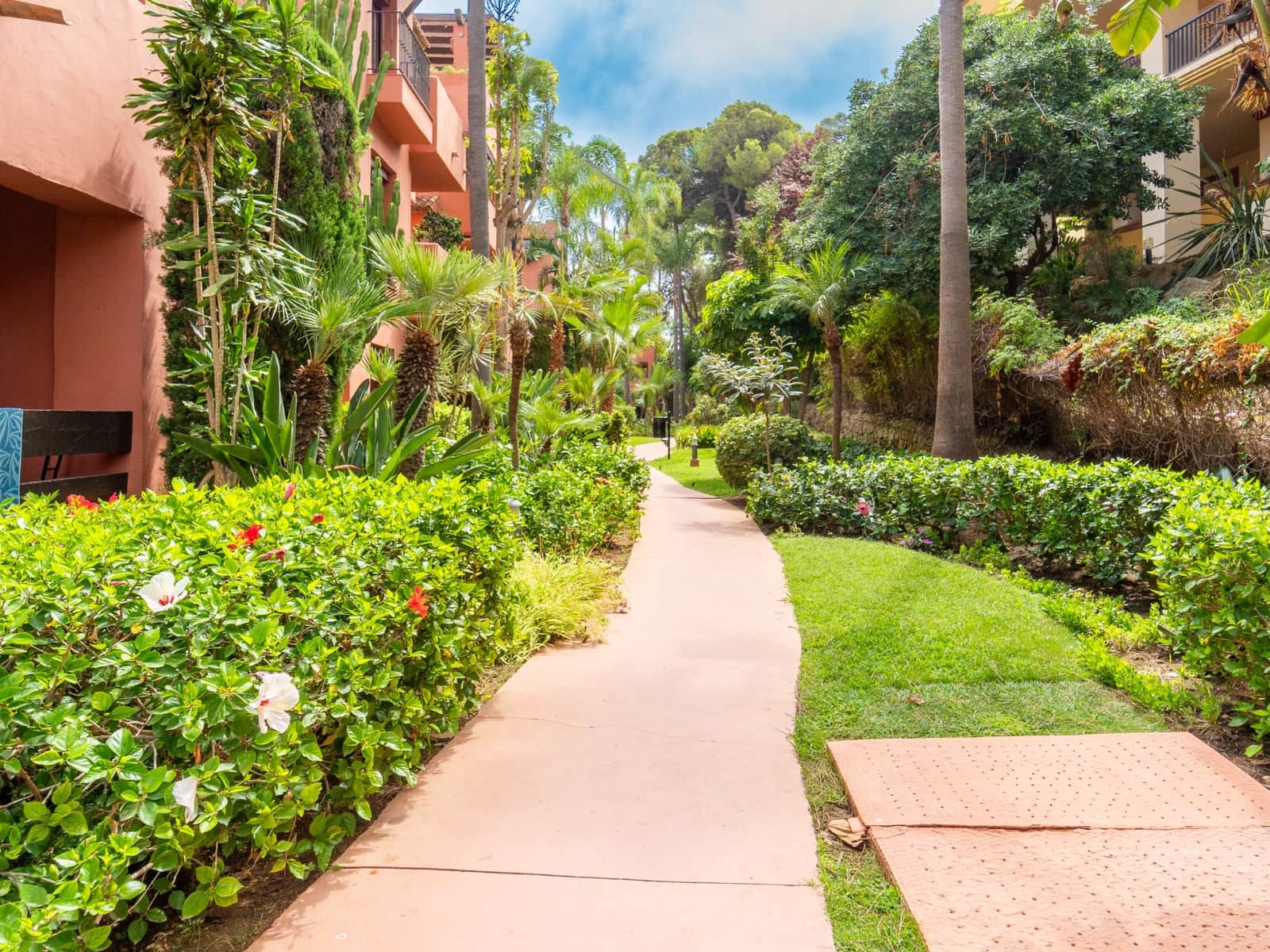 3 soverom Leilighet til leie i Marbella med svømmebasseng garasje - € 2 500 (Ref: 10034304)