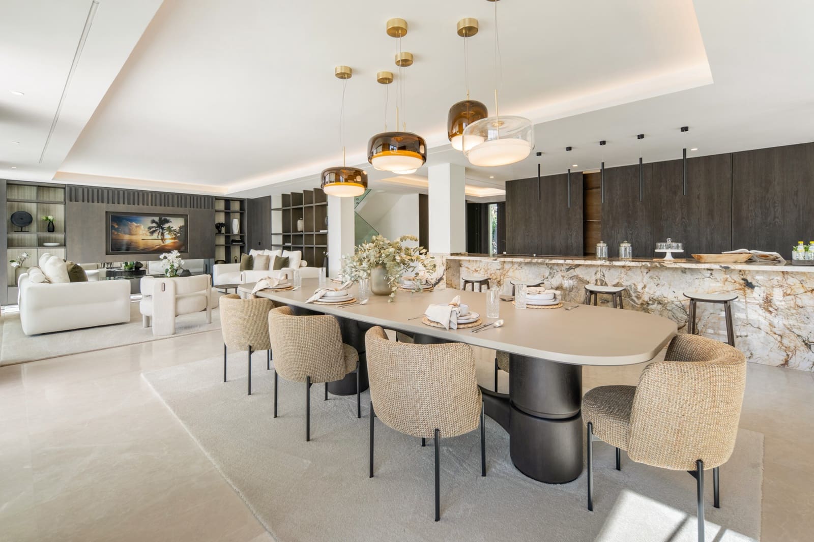 6 bedroom Villa for sale in Nueva Andalucia with pool garage - € 10,500,000 (Ref: 10035062)