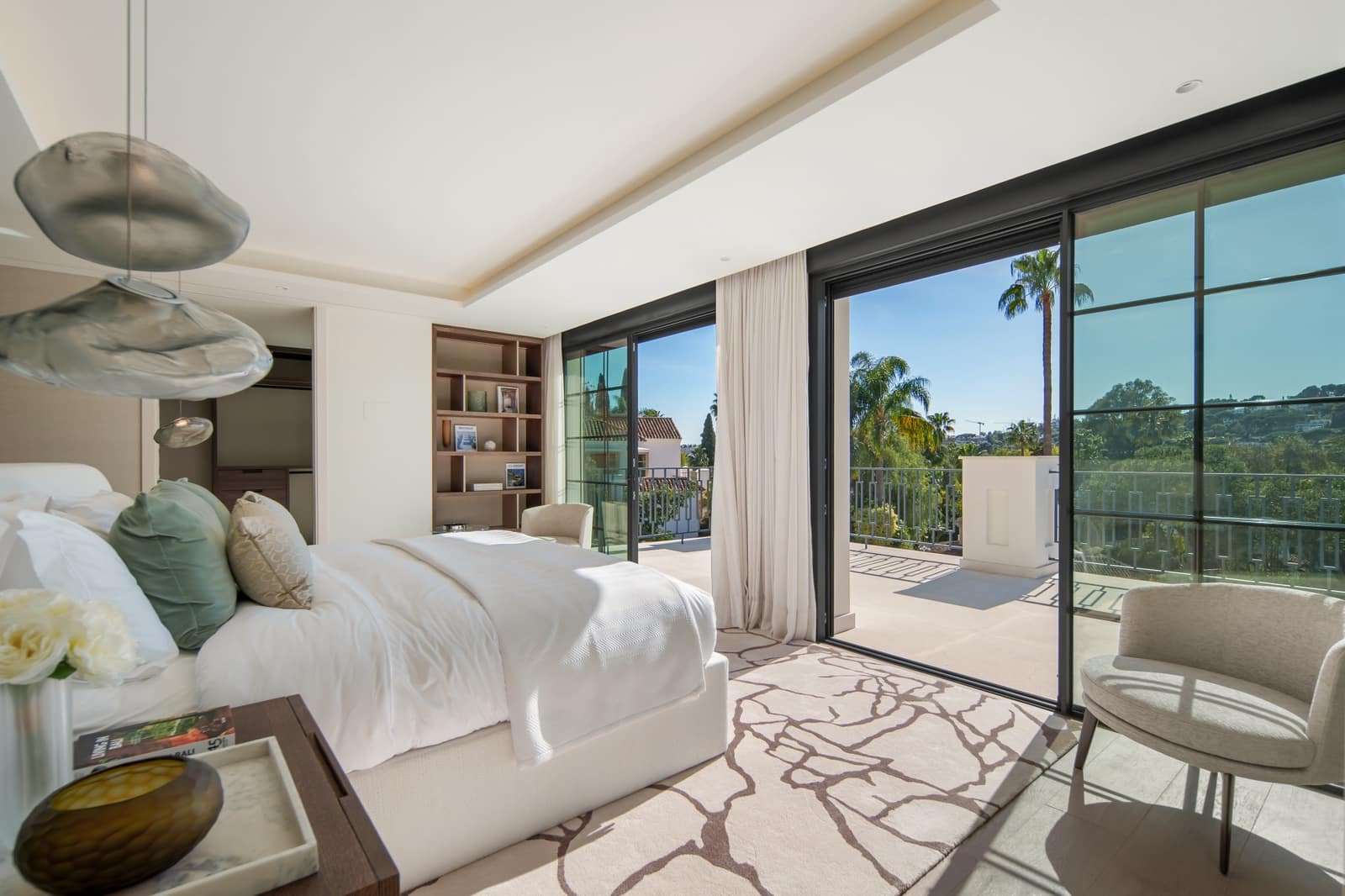 6 bedroom Villa for sale in Nueva Andalucia with pool garage - € 10,500,000 (Ref: 10035062)