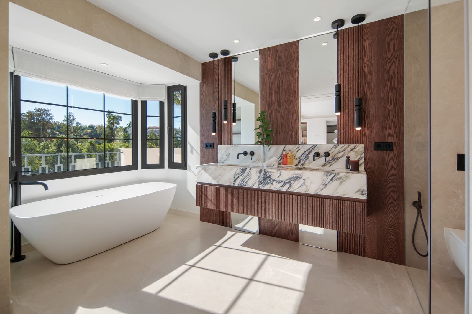 6 bedroom Villa for sale in Nueva Andalucia with pool garage - € 10,500,000 (Ref: 10035062)
