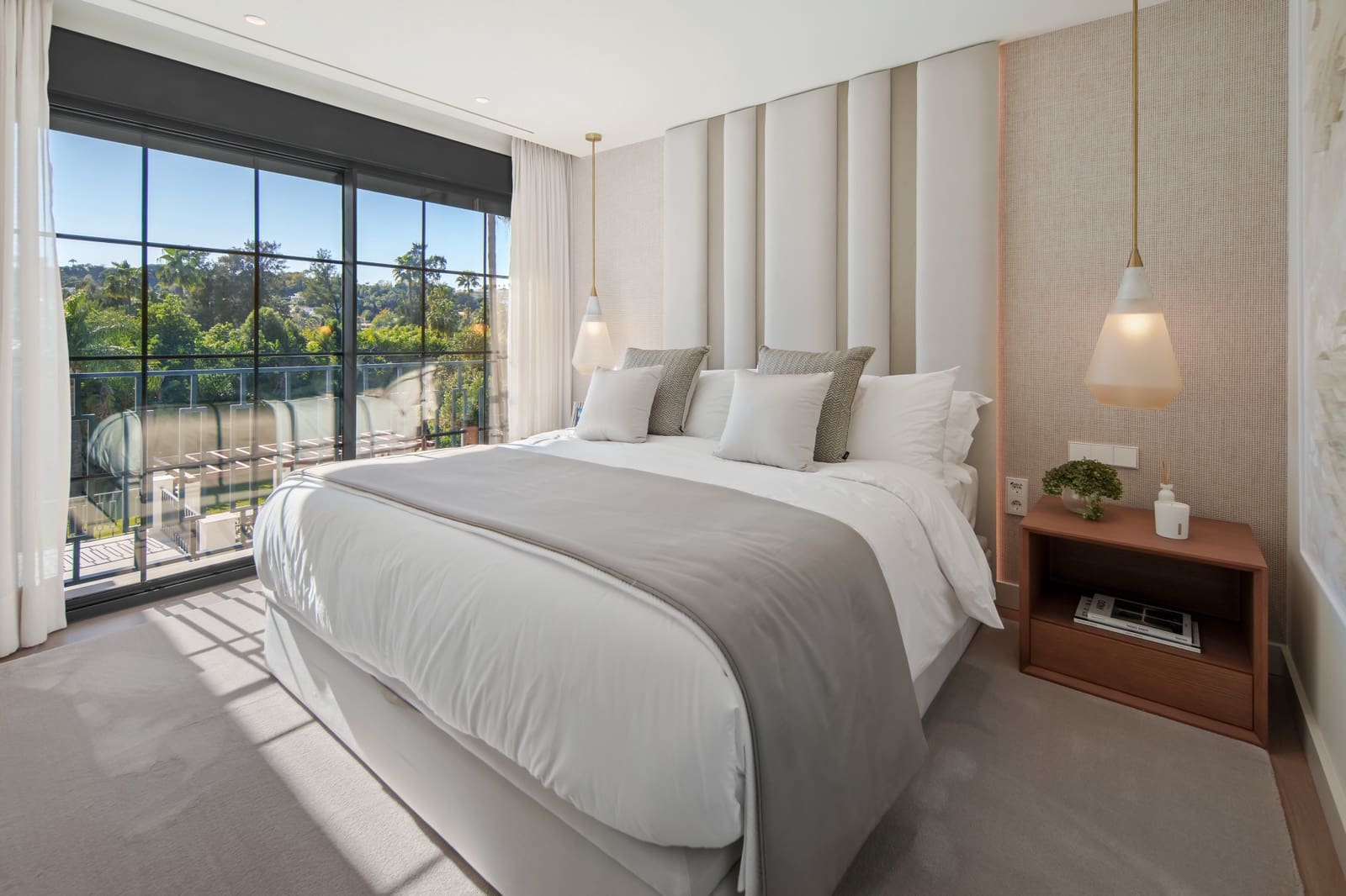 6 bedroom Villa for sale in Nueva Andalucia with pool garage - € 10,500,000 (Ref: 10035062)