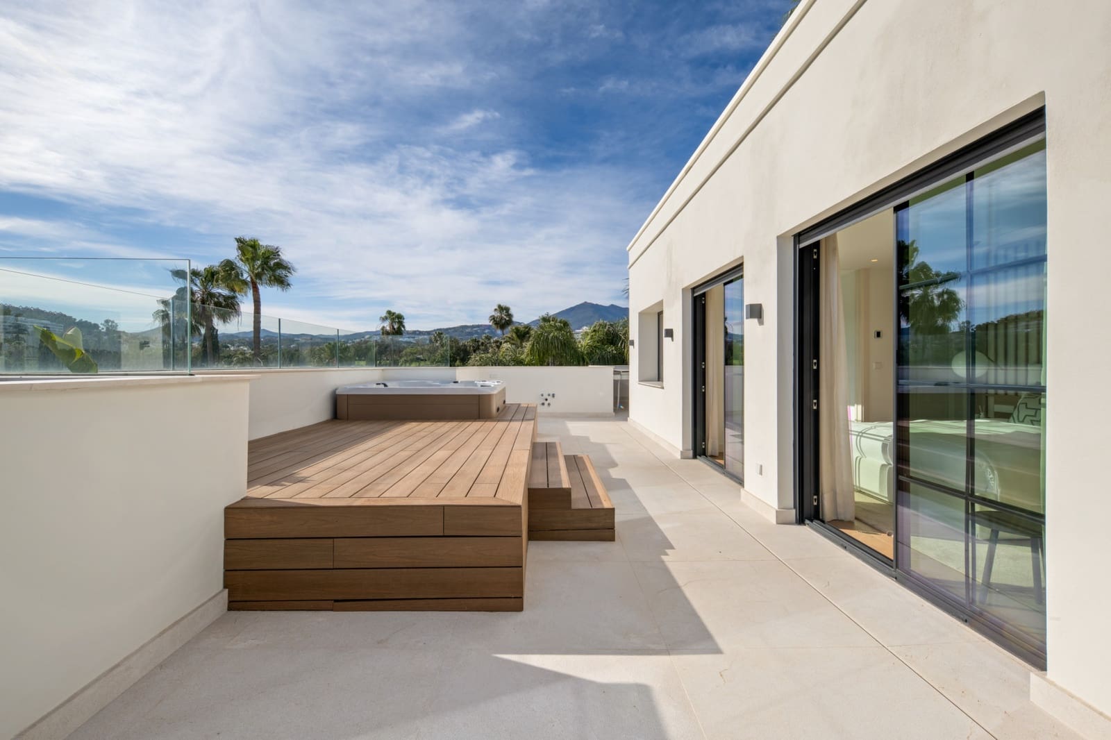 6 bedroom Villa for sale in Nueva Andalucia with pool garage - € 10,500,000 (Ref: 10035062)