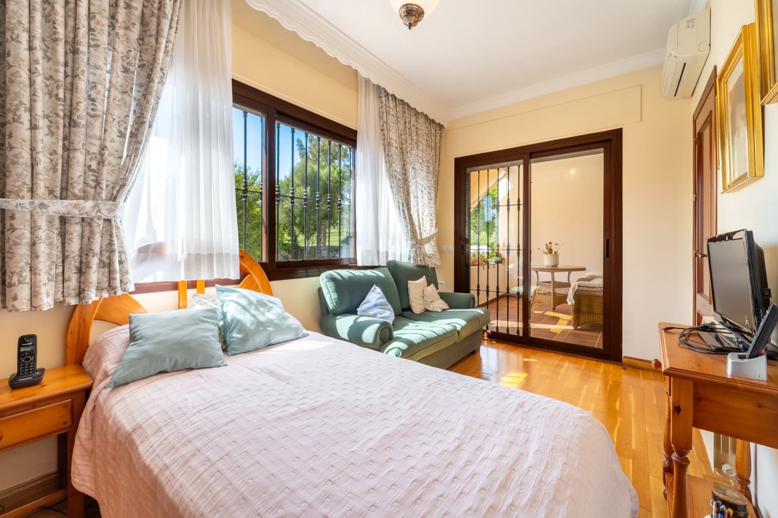 Chalet de 6 habitaciones en Marbella en venta con piscina garaje - 1.595.000 € (Ref: 10040739)