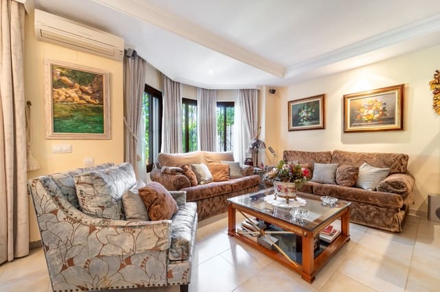 6 bedroom Villa for sale in Marbella with pool garage - € 1,595,000 (Ref: 10040739)