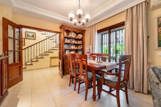6 bedroom Villa for sale in Marbella with pool garage - € 1,595,000 (Ref: 10040739)