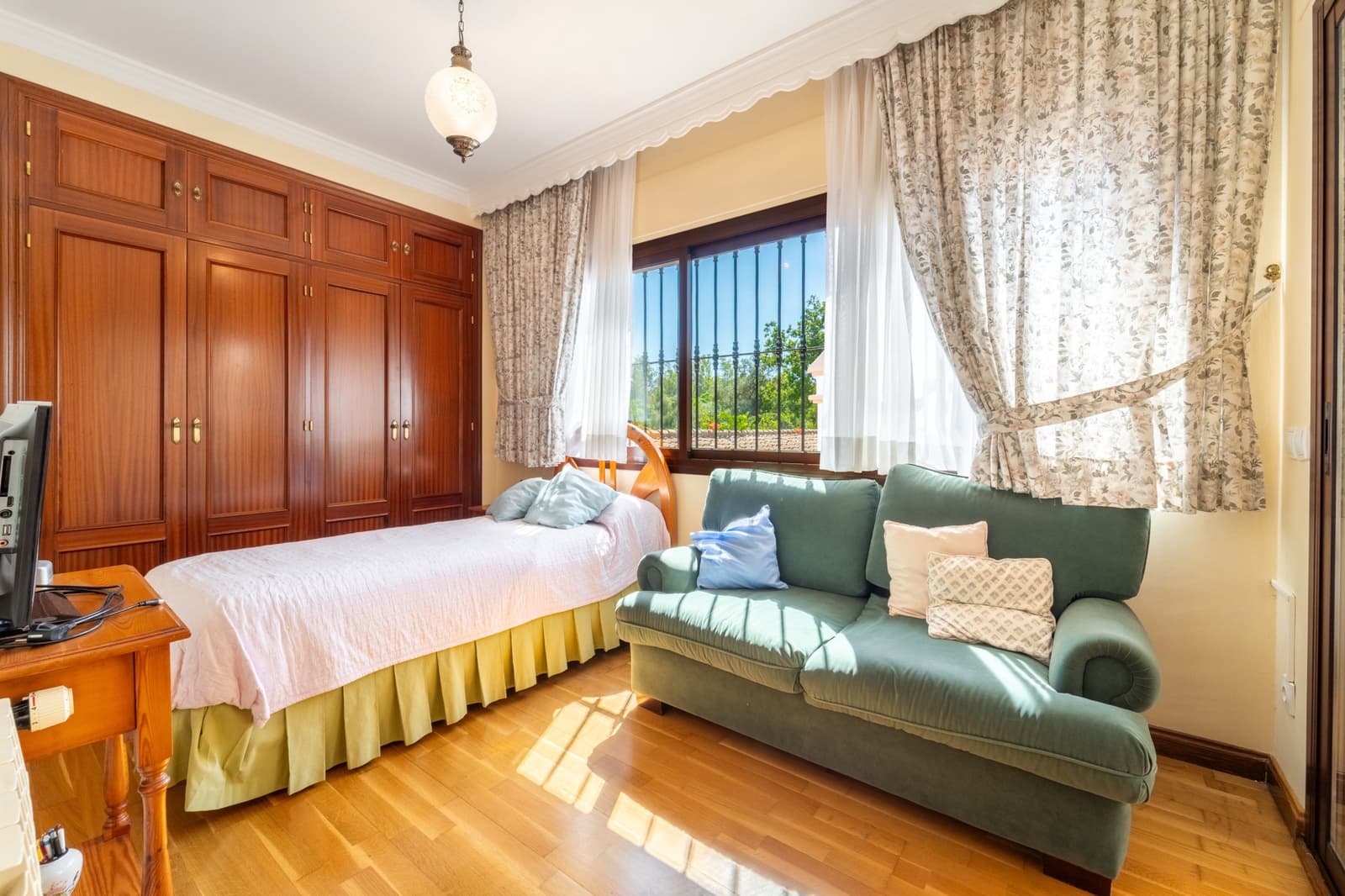 Chalet de 6 habitaciones en Marbella en venta con piscina garaje - 1.595.000 € (Ref: 10040739)