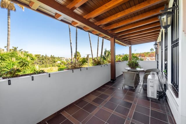 6 bedroom Villa for sale in Marbella with pool garage - € 1,595,000 (Ref: 10040739)