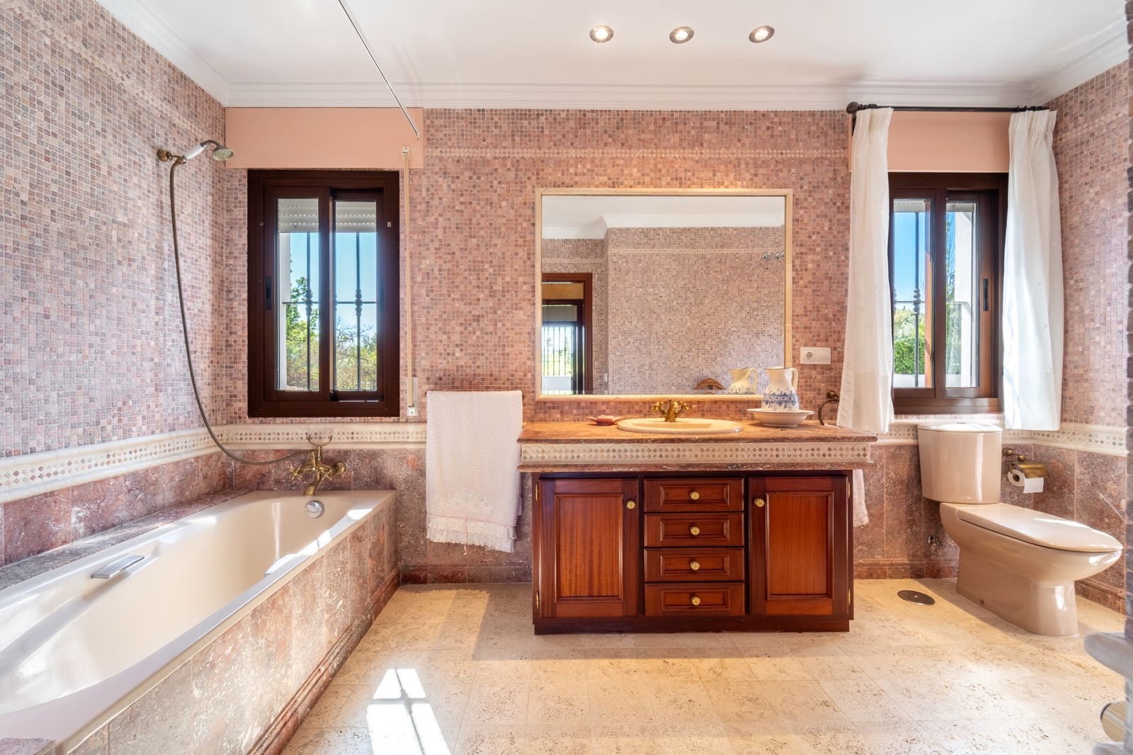 Chalet de 6 habitaciones en Marbella en venta con piscina garaje - 1.595.000 € (Ref: 10040739)
