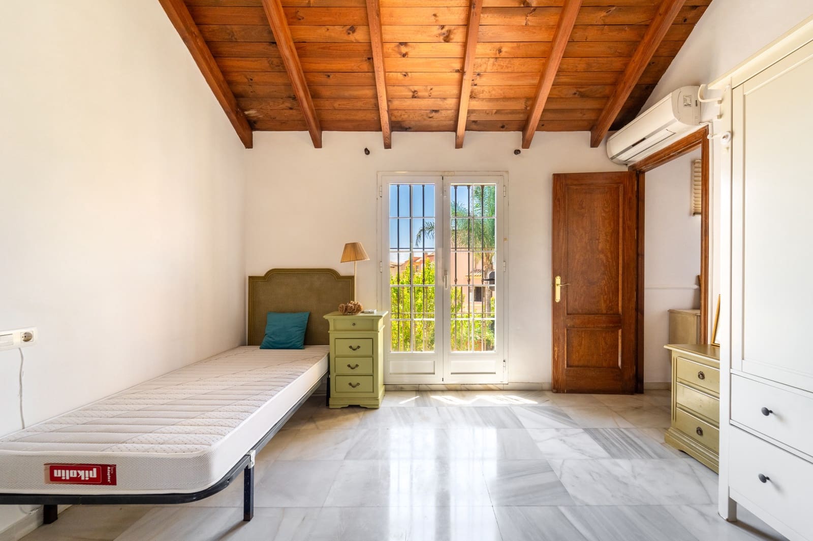 Chalet de 2 habitaciones en Marbella en venta con piscina garaje - 650.000 € (Ref: 10042682)
