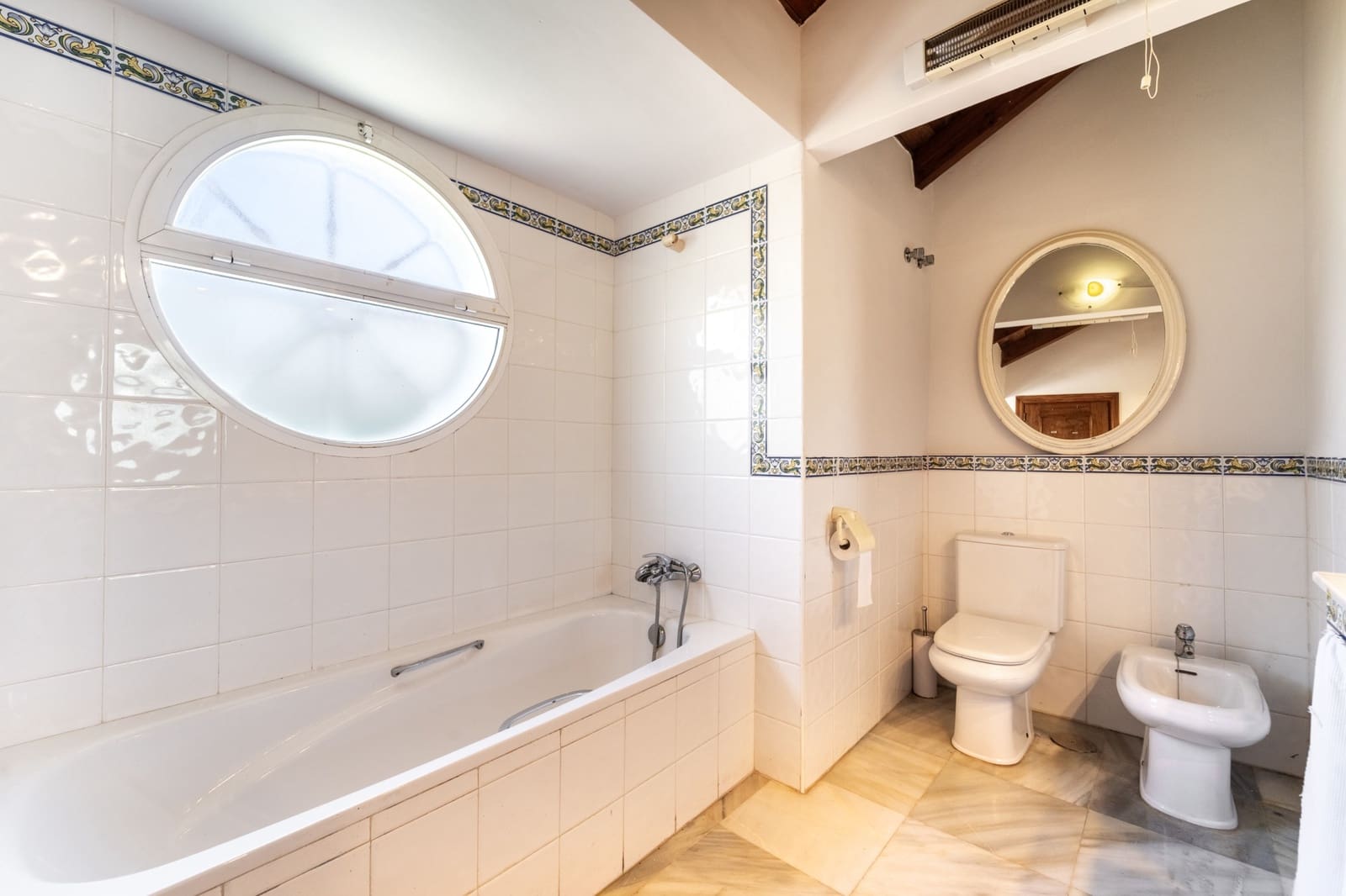 Chalet de 2 habitaciones en Marbella en venta con piscina garaje - 650.000 € (Ref: 10042682)