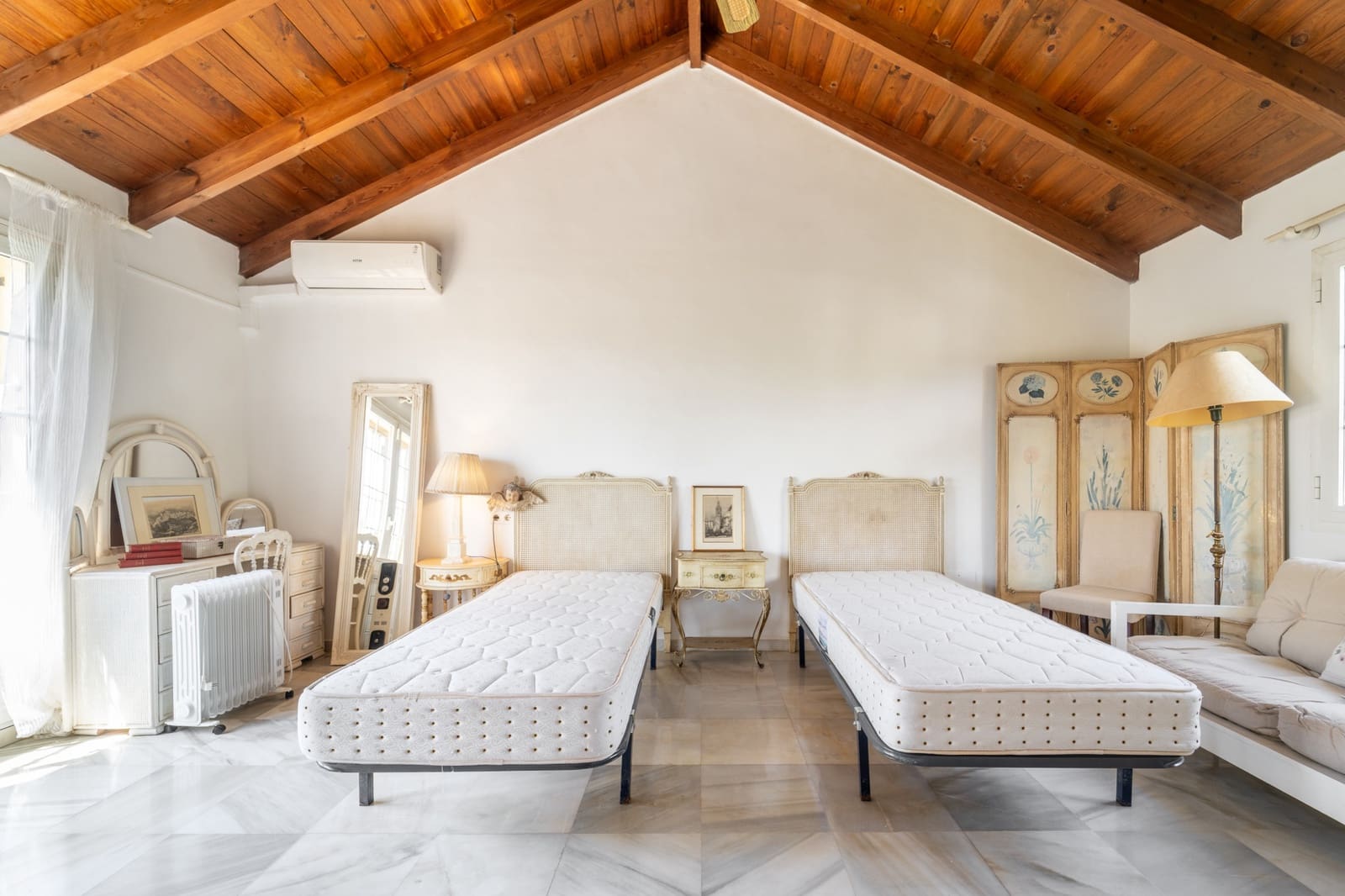 Chalet de 2 habitaciones en Marbella en venta con piscina garaje - 650.000 € (Ref: 10042682)