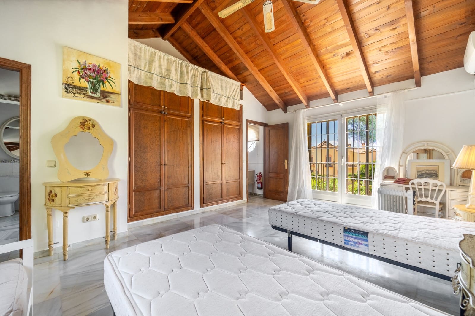 Chalet de 2 habitaciones en Marbella en venta con piscina garaje - 650.000 € (Ref: 10042682)
