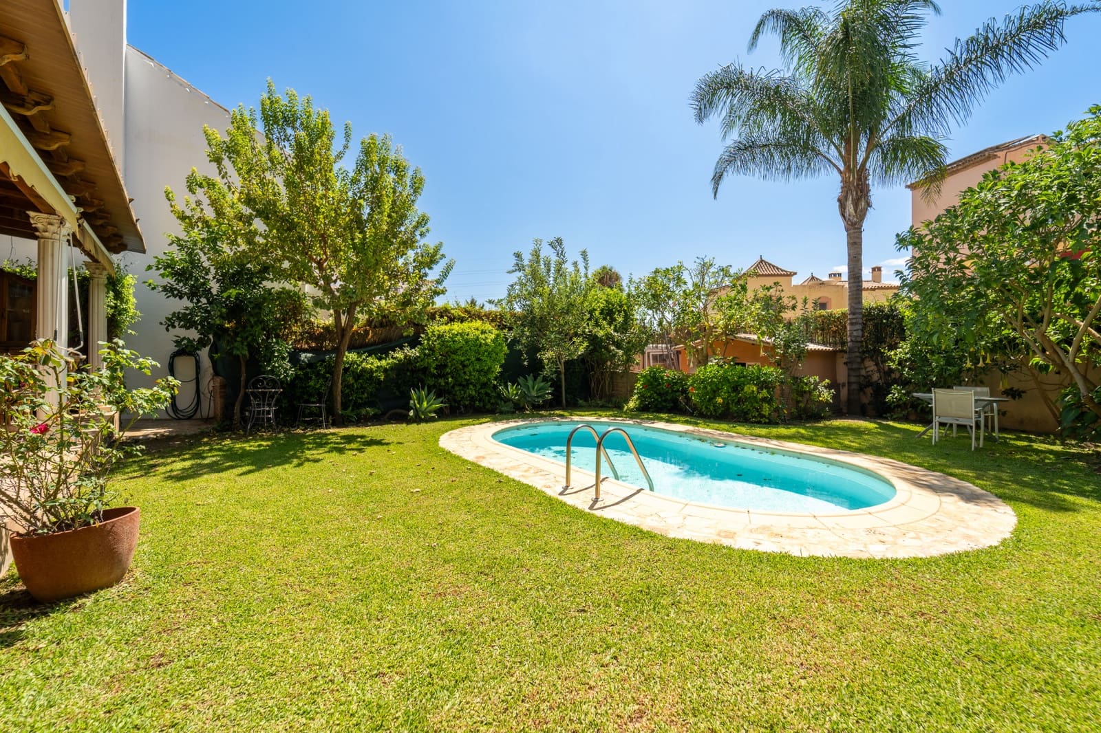 Chalet de 2 habitaciones en Marbella en venta con piscina garaje - 650.000 € (Ref: 10042682)