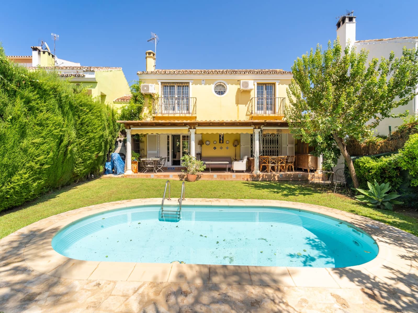 Chalet de 2 habitaciones en Marbella en venta con piscina garaje - 650.000 € (Ref: 10042682)