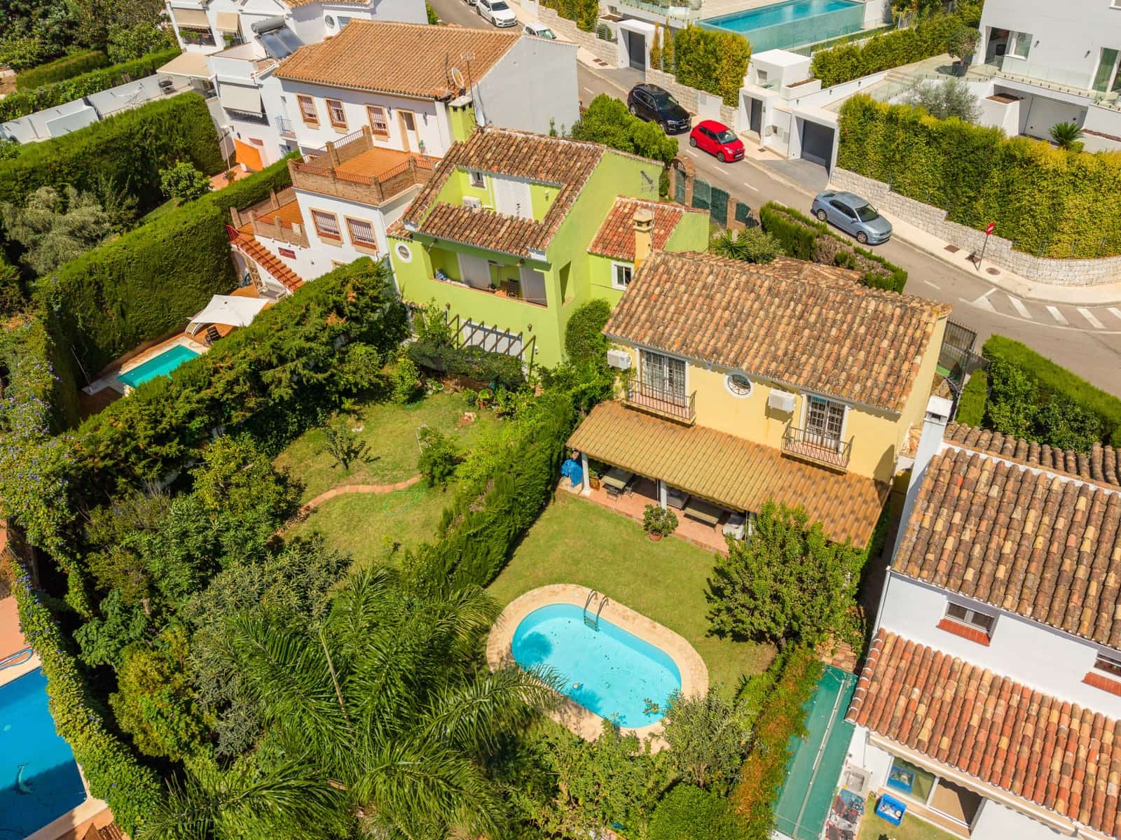Chalet de 2 habitaciones en Marbella en venta con piscina garaje - 650.000 € (Ref: 10042682)