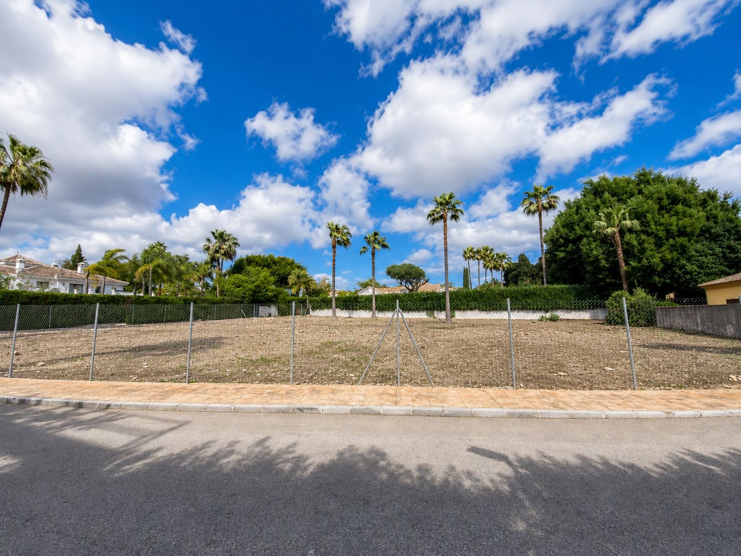 Building Plot for sale in Guadalmina - € 2,250,000 (Ref: 10042683)