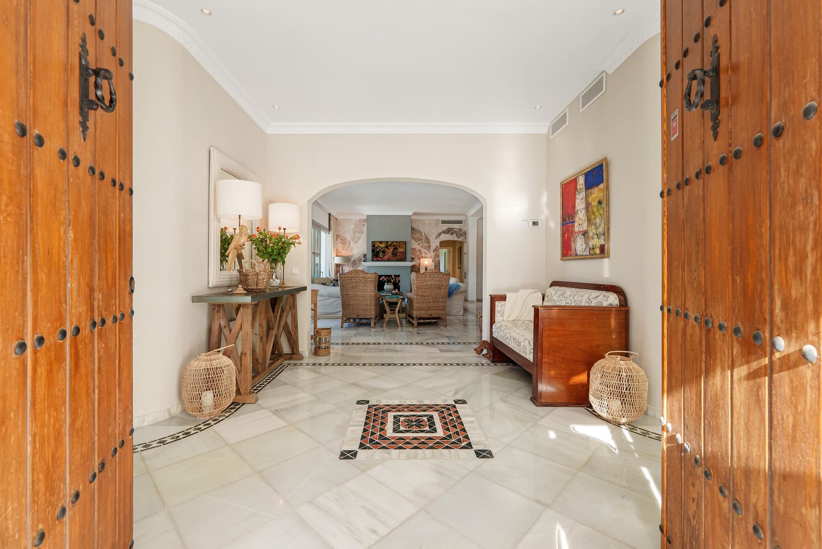 4 bedroom Villa for sale in Marbella with pool garage - € 3,995,000 (Ref: 10042684)
