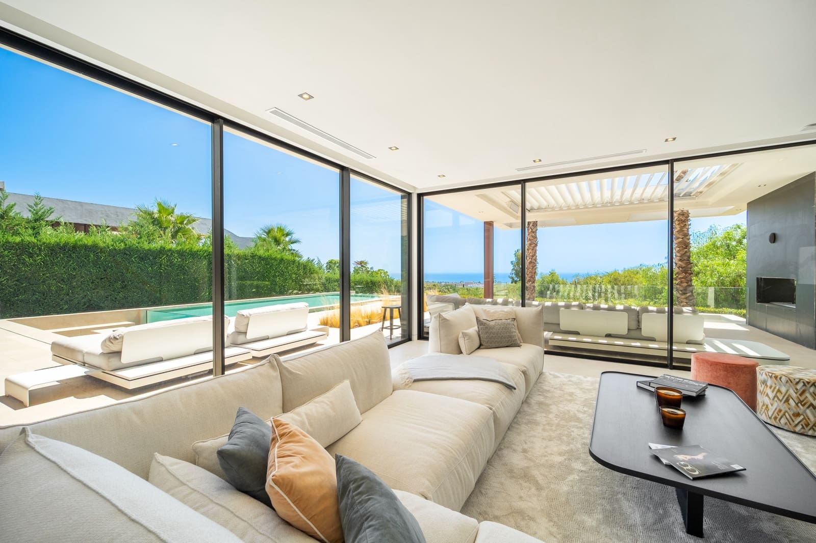 5 bedroom Villa for sale in Los Flamingos with pool garage - € 4,200,000 (Ref: 10042685)