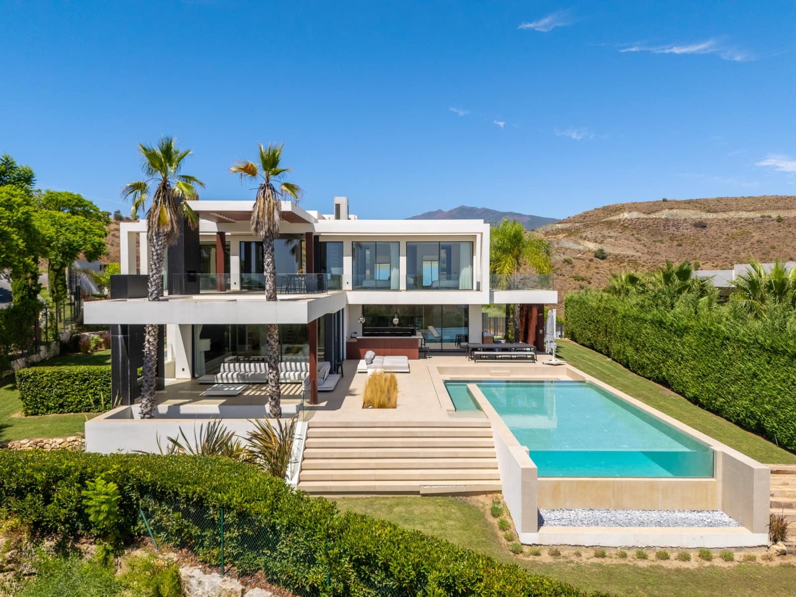 5 bedroom Villa for sale in Los Flamingos with pool garage - € 4,200,000 (Ref: 10042685)