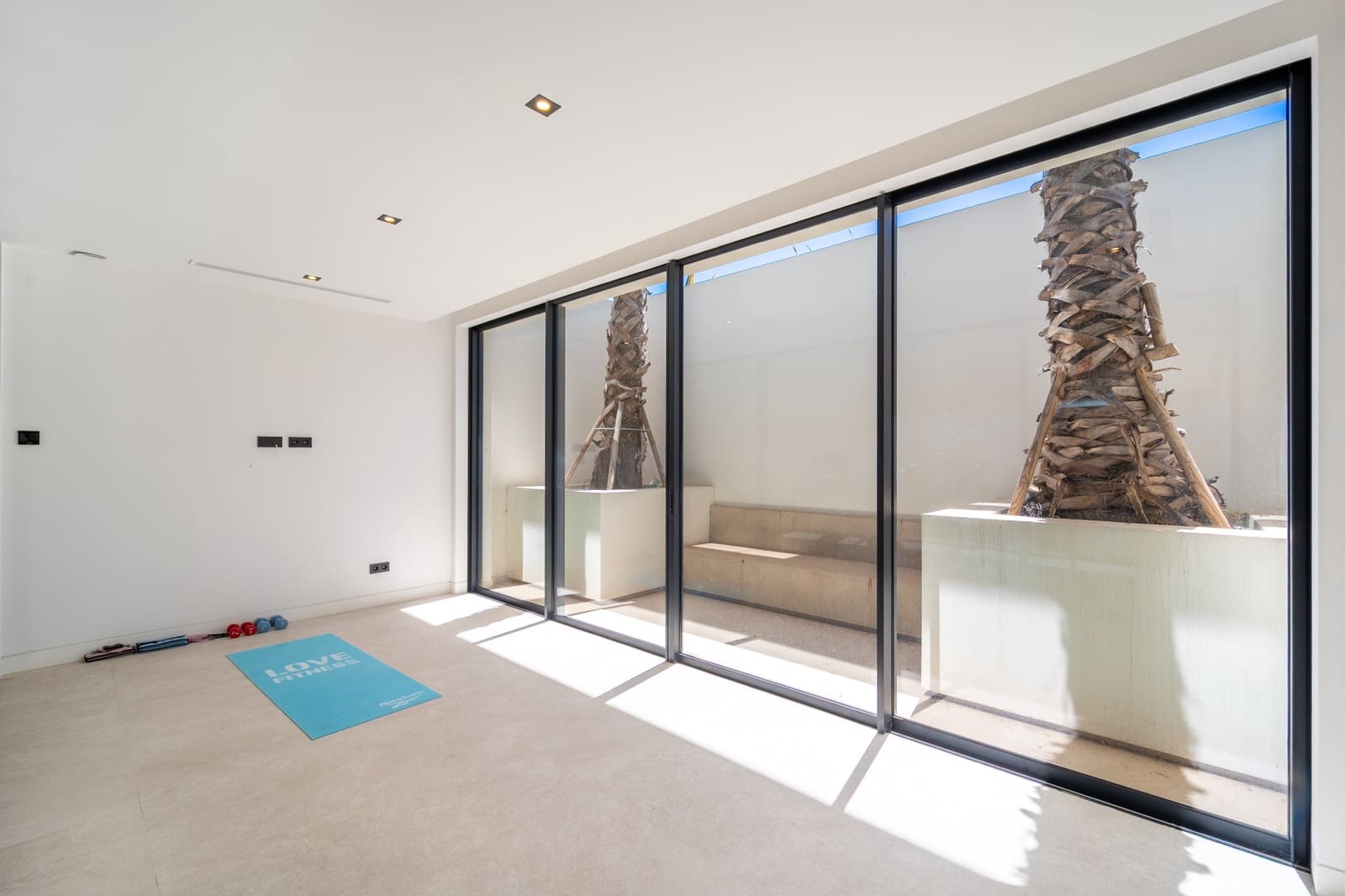 5 bedroom Villa for sale in Los Flamingos with pool garage - € 4,200,000 (Ref: 10042685)