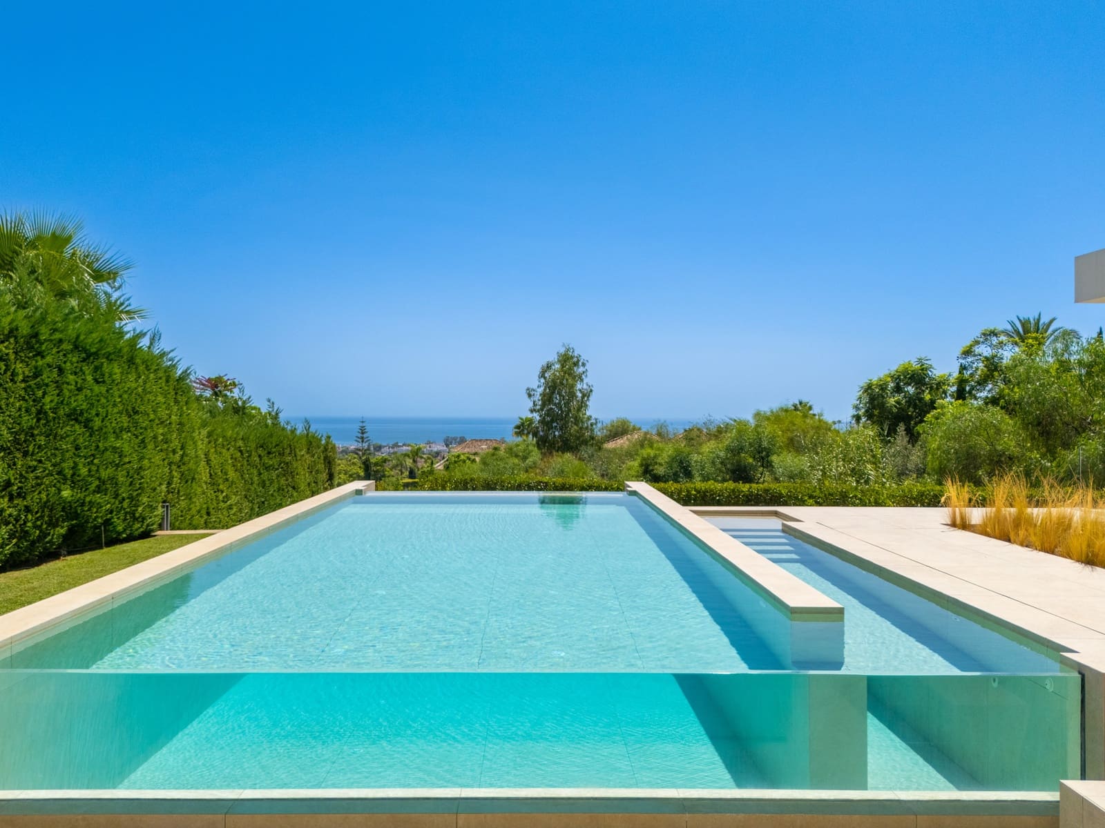 5 bedroom Villa for sale in Los Flamingos with pool garage - € 4,200,000 (Ref: 10042685)