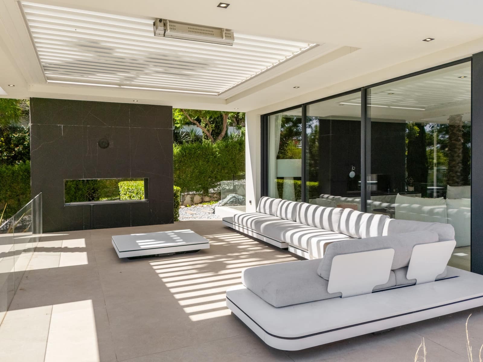 5 bedroom Villa for sale in Los Flamingos with pool garage - € 4,200,000 (Ref: 10042685)