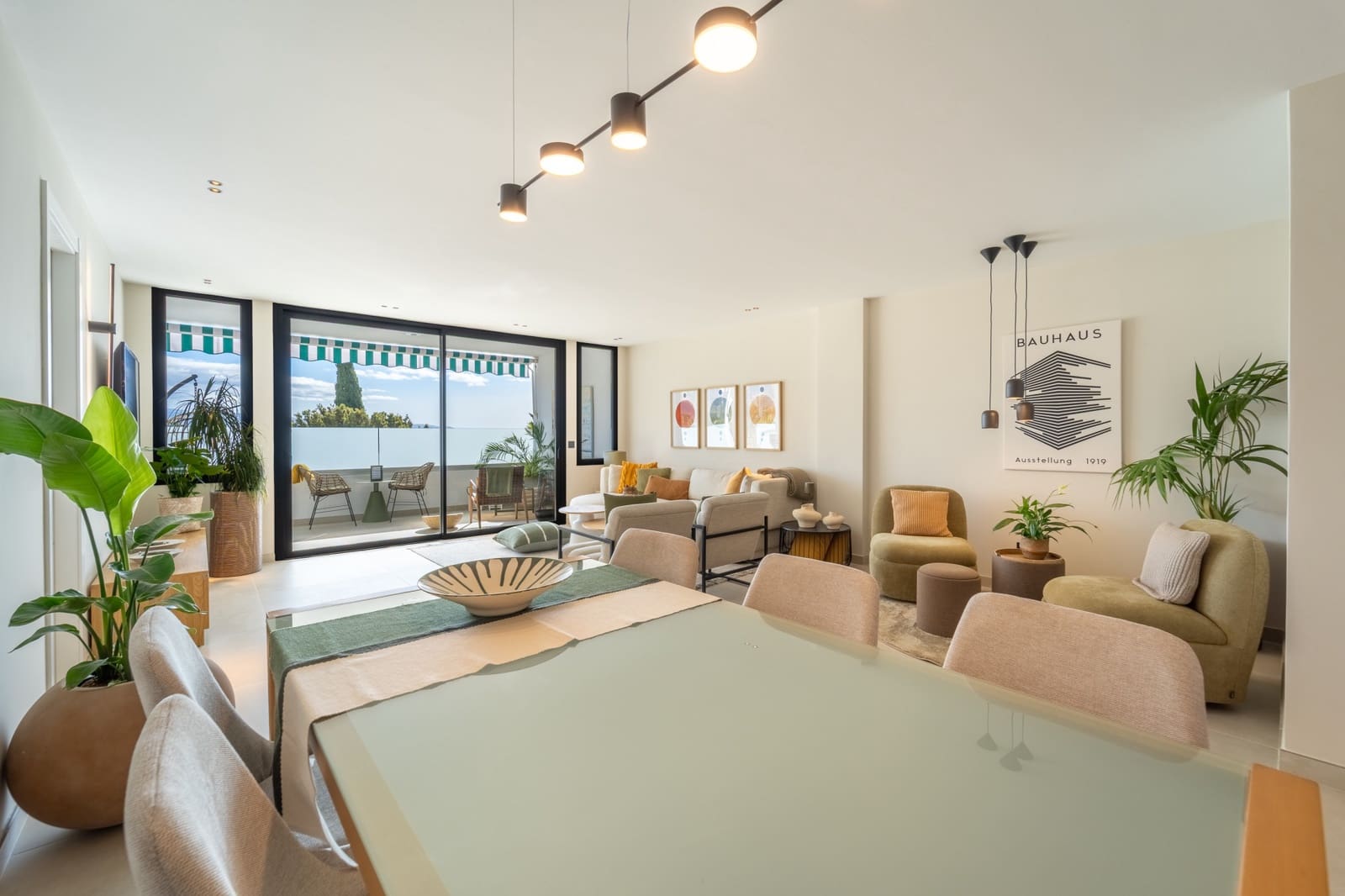 3 sypialnia Apartament na sprzedaż w Marbella z basenem garażem - 825 000 € (Ref: 10042686)