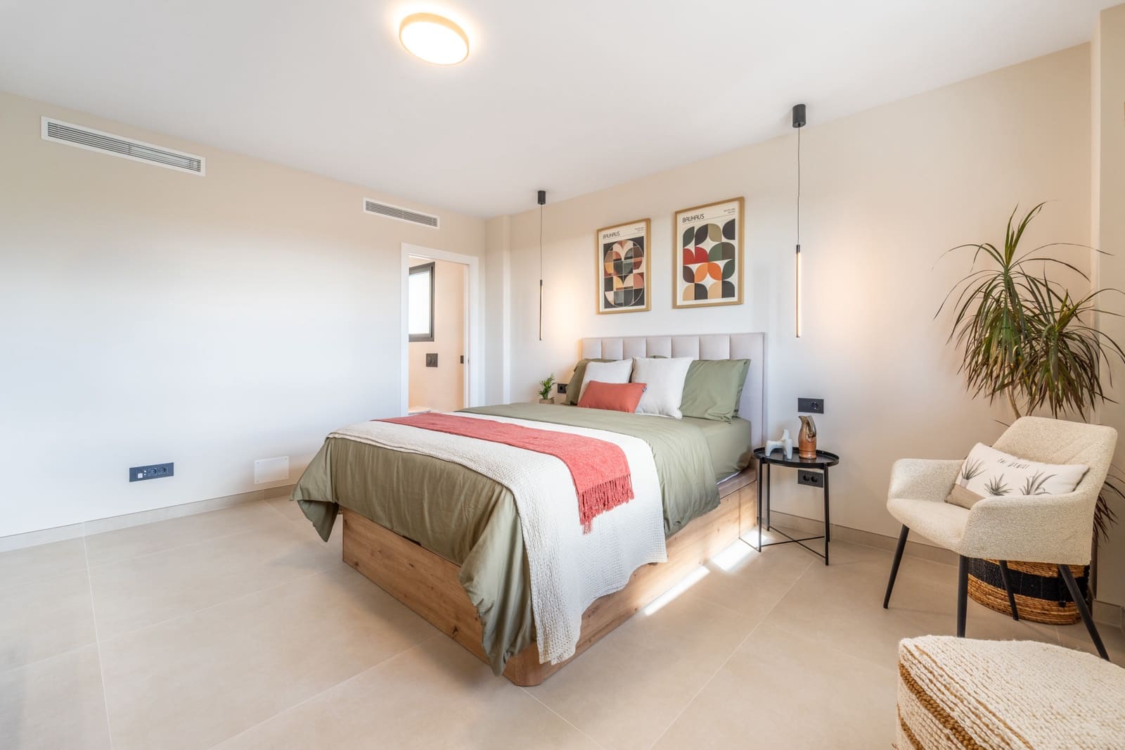 3 sypialnia Apartament na sprzedaż w Marbella z basenem garażem - 825 000 € (Ref: 10042686)