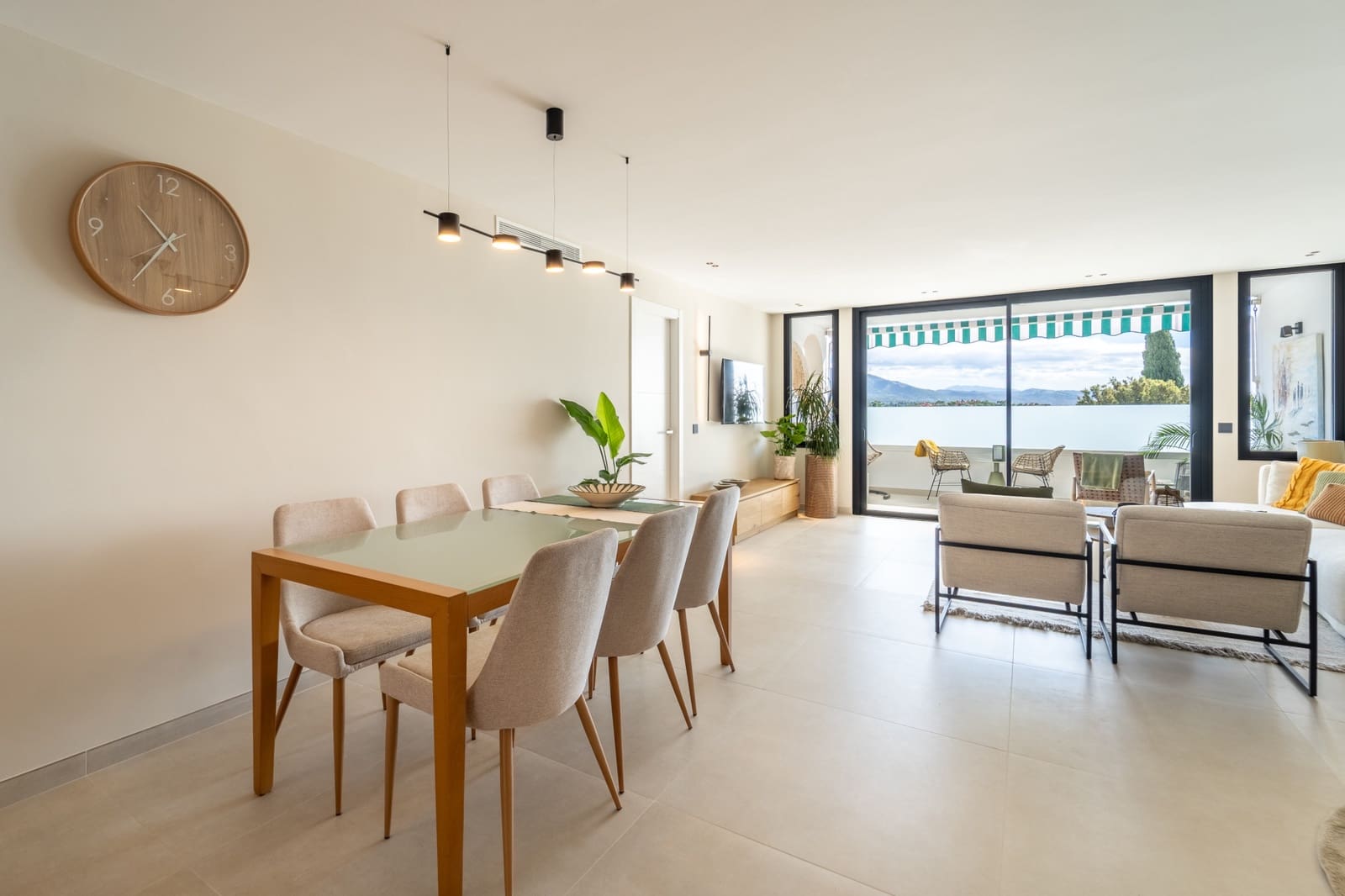 3 sypialnia Apartament na sprzedaż w Marbella z basenem garażem - 825 000 € (Ref: 10042686)