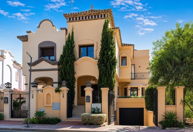 5 sypialnia Willa na sprzedaż w Marbella z basenem garażem - 2 495 000 € (Ref: 10058741)