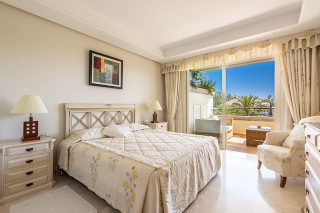 Apartamento de 2 habitaciones en Marbella en alquiler con piscina garaje - 4.500 € (Ref: 10061000)