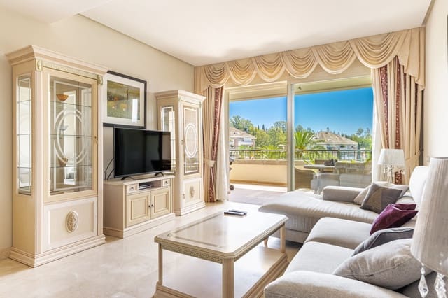 Apartamento de 2 habitaciones en Marbella en alquiler con piscina garaje - 4.500 € (Ref: 10061000)