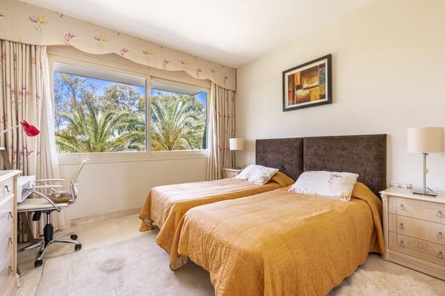 Apartamento de 2 habitaciones en Marbella en alquiler con piscina garaje - 4.500 € (Ref: 10061000)